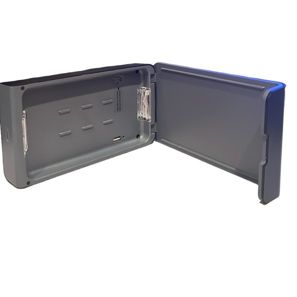 NEW 3 in 1 Smartphone Sanitizer & Charger with Aromatherapy Diffuser - Picture 4 of 10